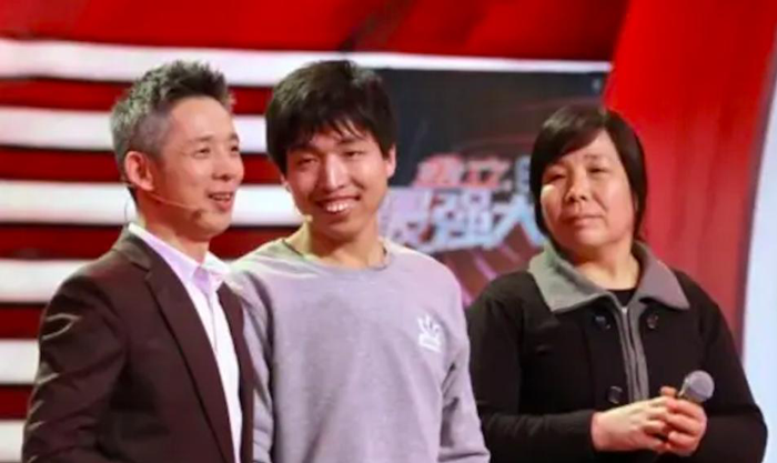 《最强大脑》第3期之“中国雨人” 周玮_ 世界孤独症关注日 | 让来自星星的孩子，不再孤单_k8凯发基因
